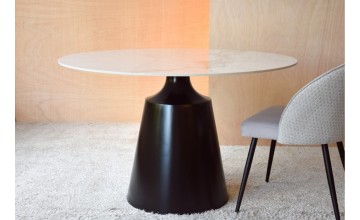 Mesa comedor Ilmin negro