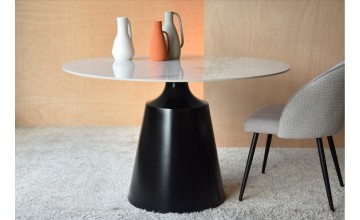 Mesa comedor Ilmin negro